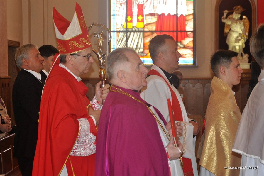 008 Procesja liturgiczna.jpg